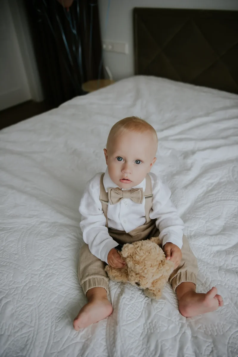 Christening photo shoot in Kaunas — Šviesos užrašai