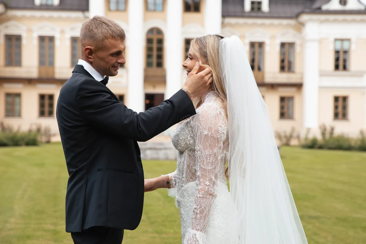 Wedding photographer in Vilnius — Strike a pose by Laura