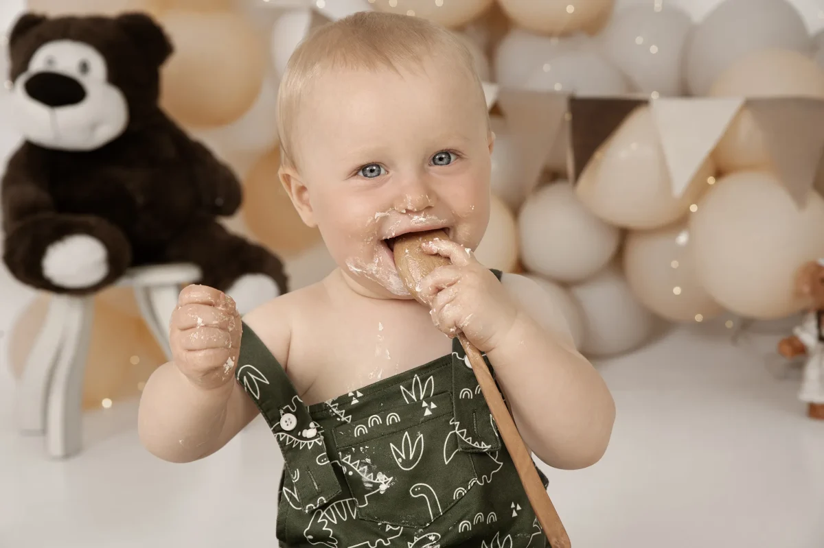 Cake smash fotosesija siauliuose — Silva Narkiene Photography