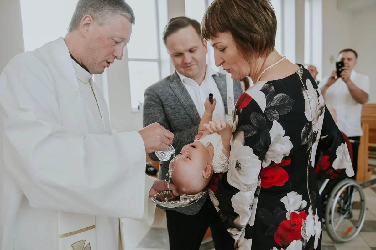 Christening photo shoot in Kaunas — Šviesos užrašai