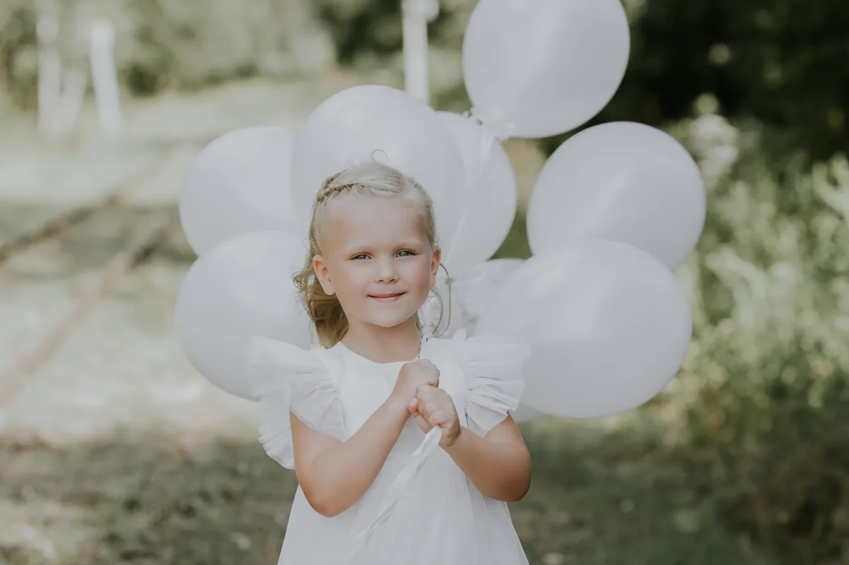 Christening photo shoot in Kaunas — Šviesos užrašai