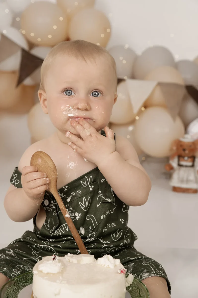 Cake smash fotosesija siauliuose — Silva Narkiene Photography