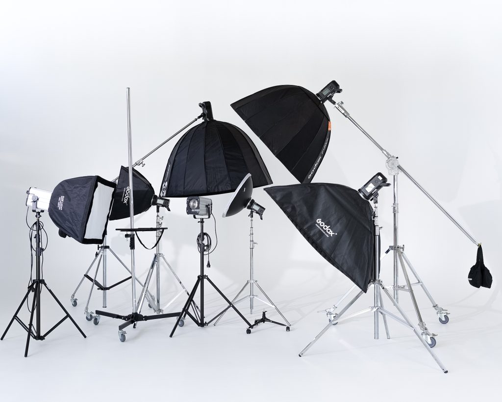 Fotostudiju reklama visoje Lietuvoje