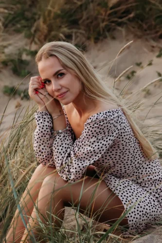 DoSa photography asmenines fotosesijos gamtoje klaipedafotosesijos tik apiemoteriškumą, pasitikėjimą savimi ir,svarbiausia Meilę sau.