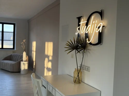 Fotosesijoms filmavimams turinio kurimui fotostudija.IG Raseiniuose