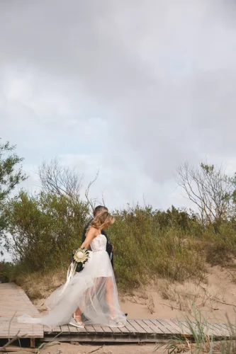 strike a pose by laura vestuviu-fotografas Vilniuje