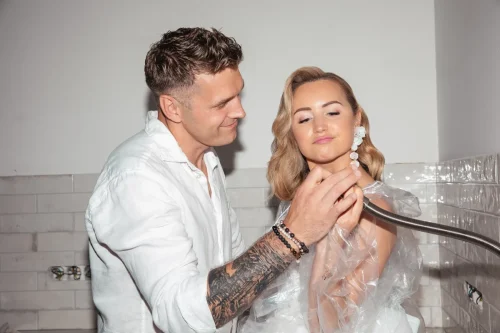 strike a pose by laura vestuviu-fotografas Vilniuje