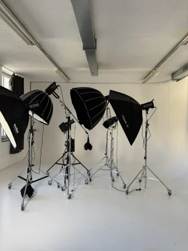 Til2 technika ir iranga Studija B