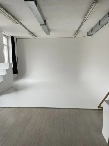 til2-studija-b-ciklorama-2